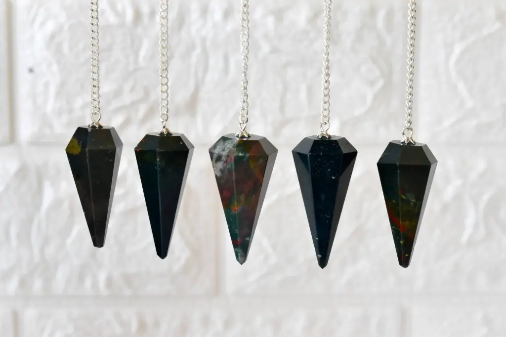 [pend-bds] Bloodstone Faceted Crystal Pendulum