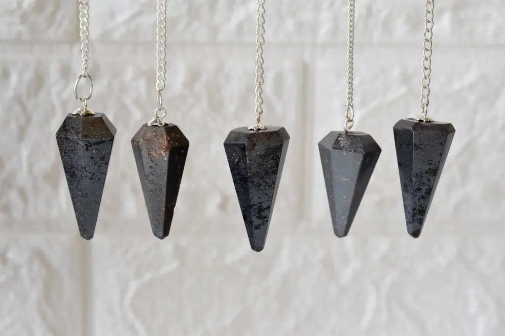 [pend-hem] Hematite Faceted Crystal Pendulum