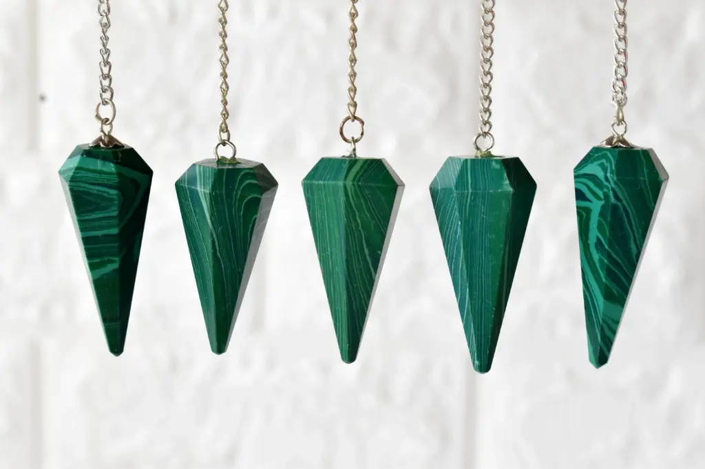 [pend-mal] Malachite Faceted Crystal Pendulum