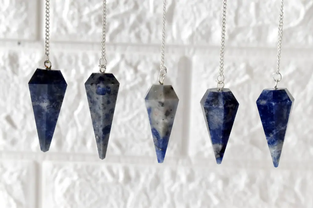 [pend-sod] Sodalite Faceted Crystal Pendulum