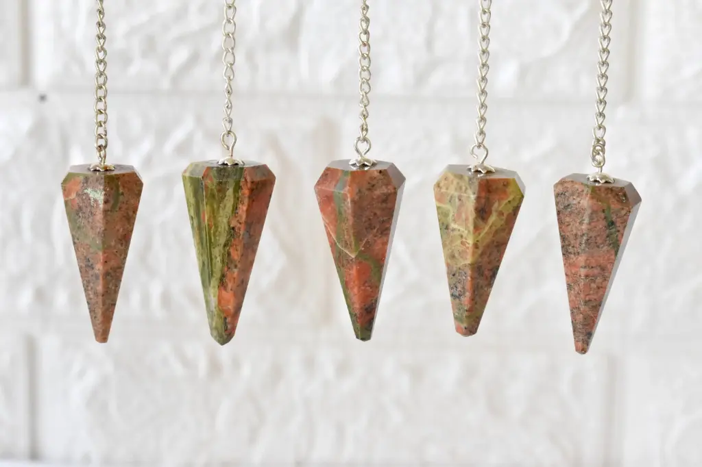 [pend-una] Unakite Faceted Crystal Pendulum